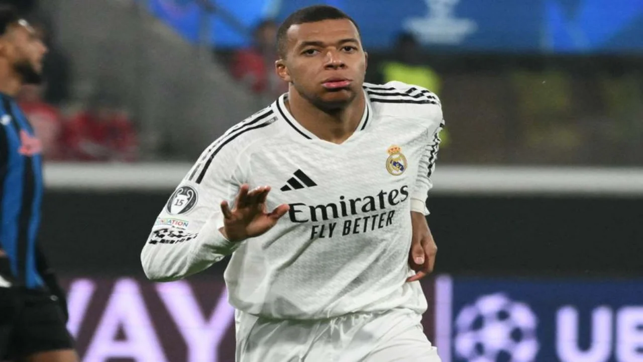 هل تعمد ريال مدريد إخفاء تفاصيل إصابة كيليان مبابي عن جماهيره؟